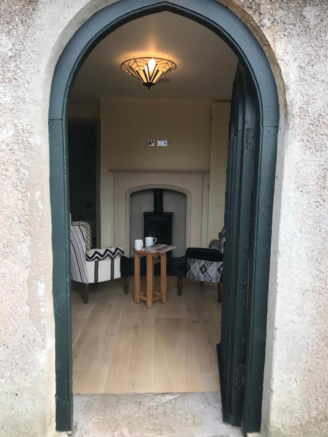 Gatekeepers Lodge, Dyrham Park エクステリア 写真